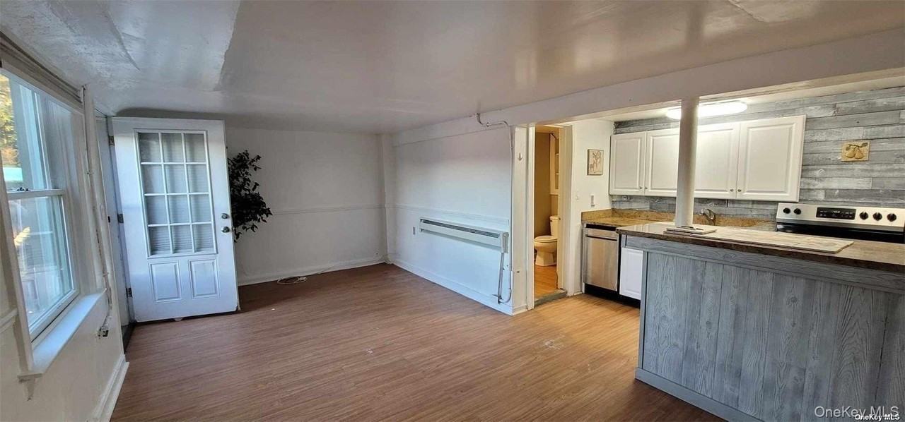 147 Woodbine Ave Apt 1n - Photo 3 of 11