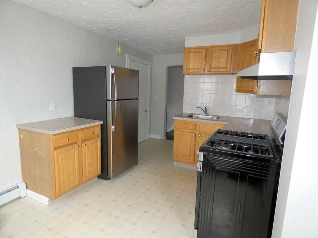 7 Greenwood St Unit B - Photo 2 of 11