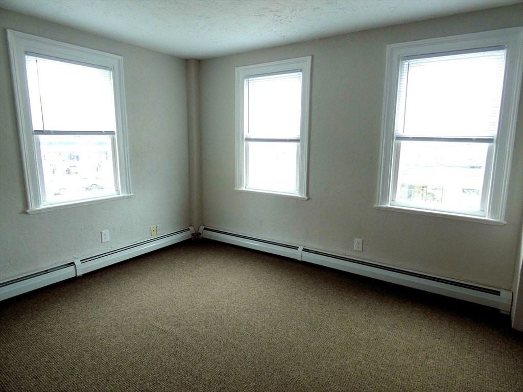 7 Greenwood St Unit B - Photo 5 of 11