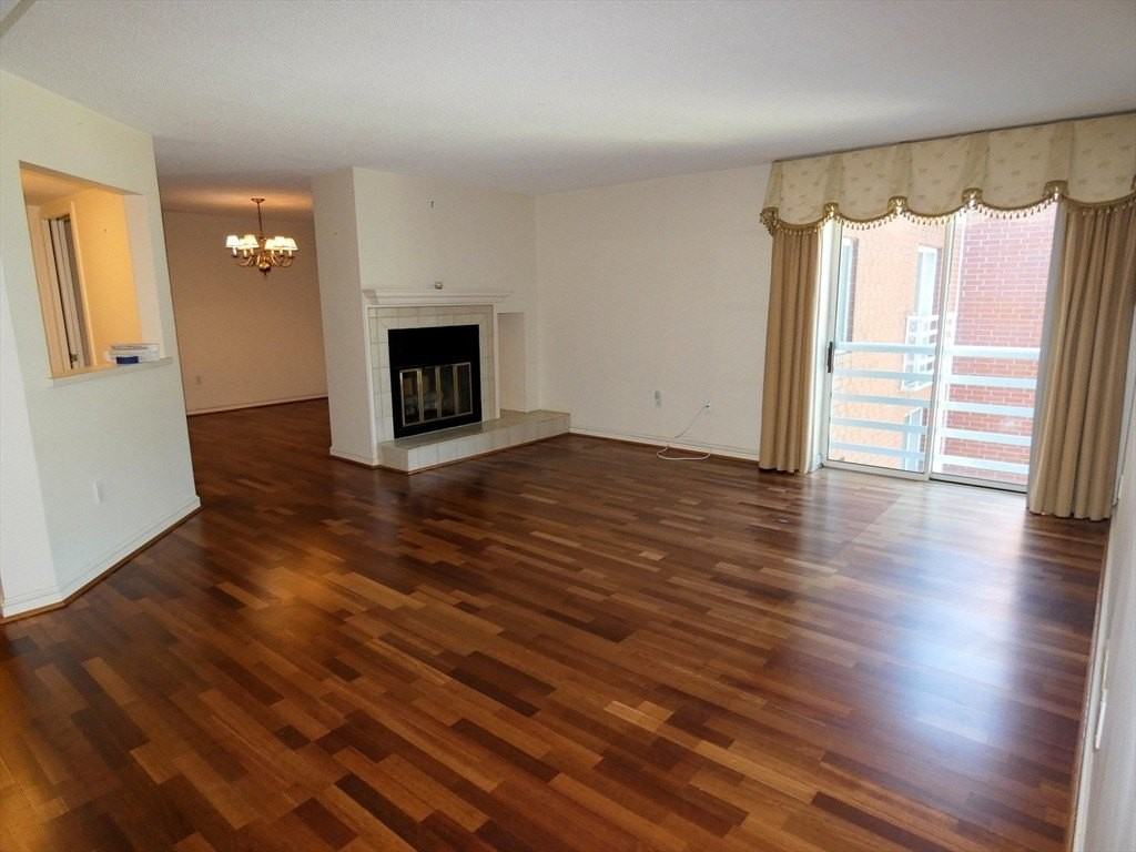 380 Place Ln Unit 380 - Photo 2 of 26