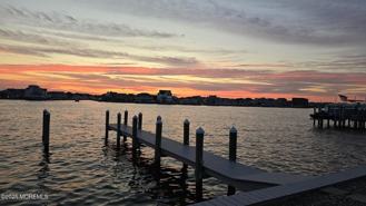 517 Bayview Dr - Photo 1 of 1