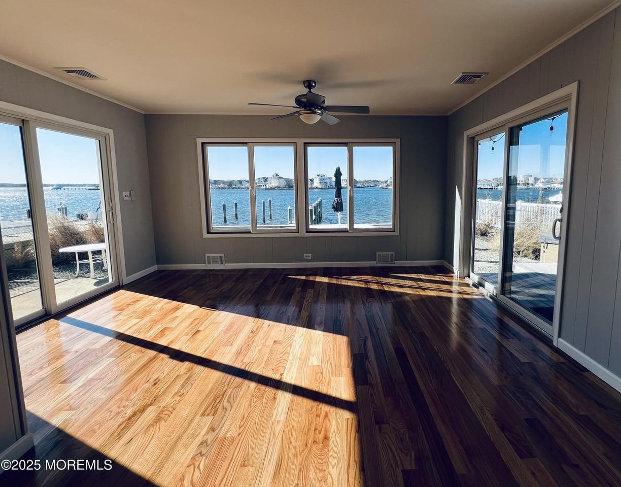 517 Bayview Dr - Photo 6 of 25