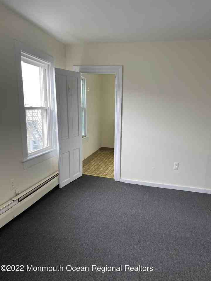 43 Webb Ave Apt E - Photo 5 of 9