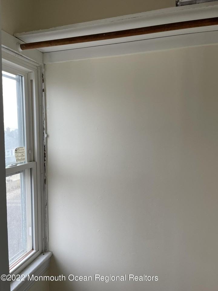 43 Webb Ave Apt E - Photo 7 of 9