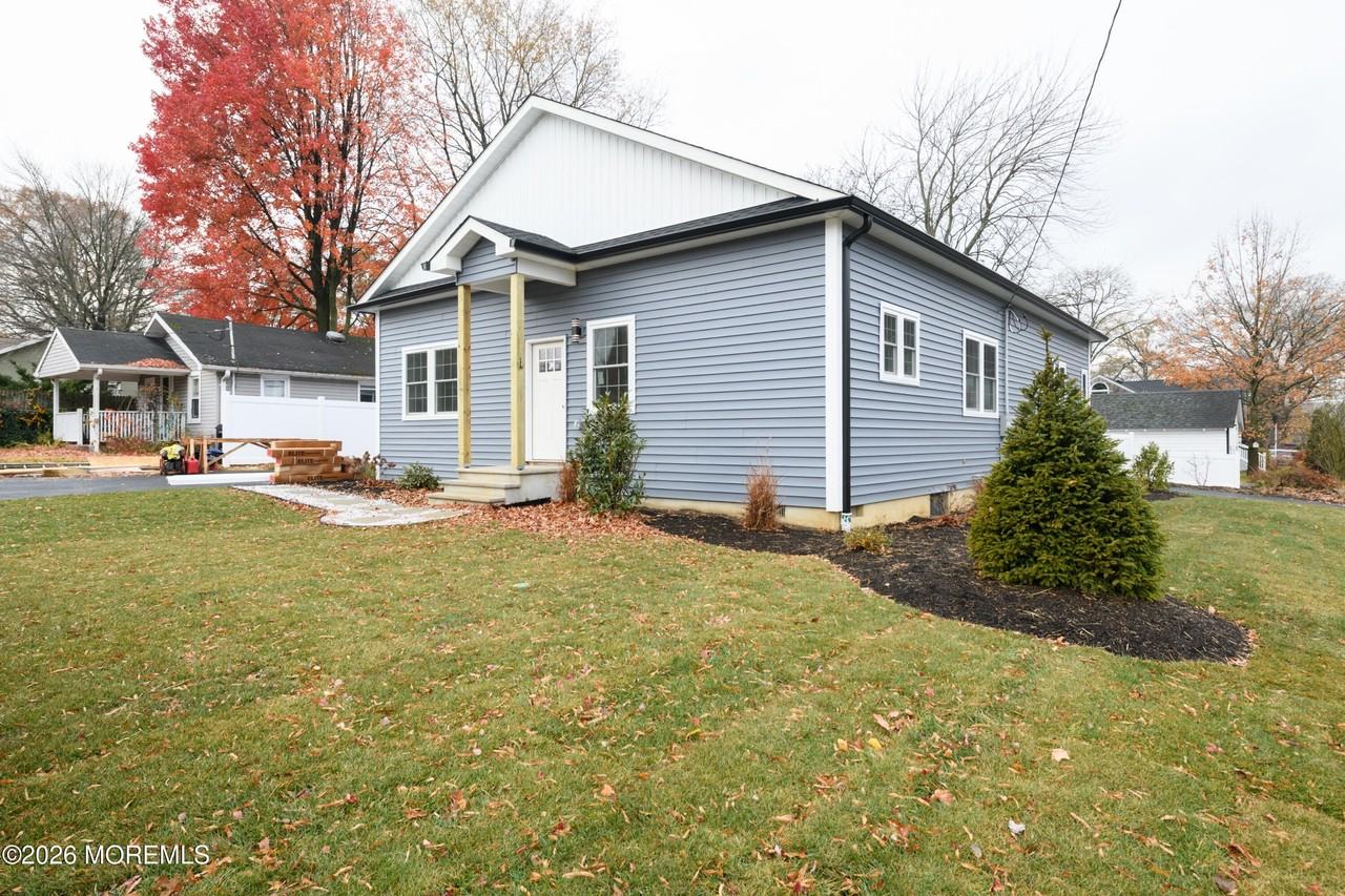 243 Virginia Ave - Photo 3 of 19