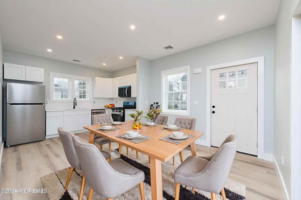 243 Virginia Ave - Photo 4 of 19