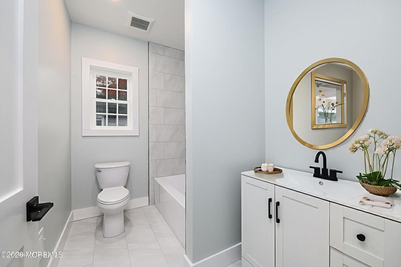 243 Virginia Ave - Photo 7 of 19