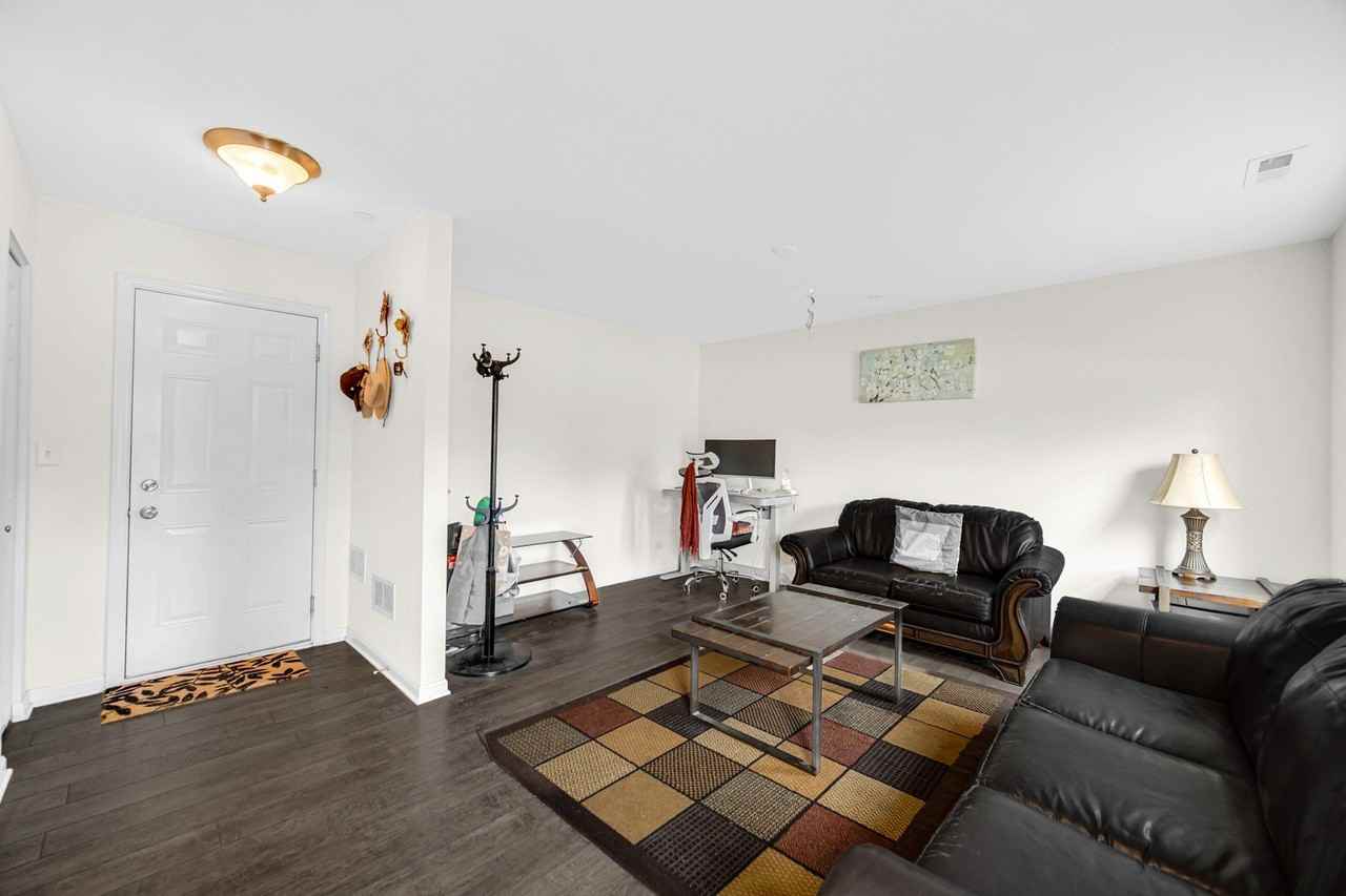 57 Margaret Dr - Photo 5 of 29