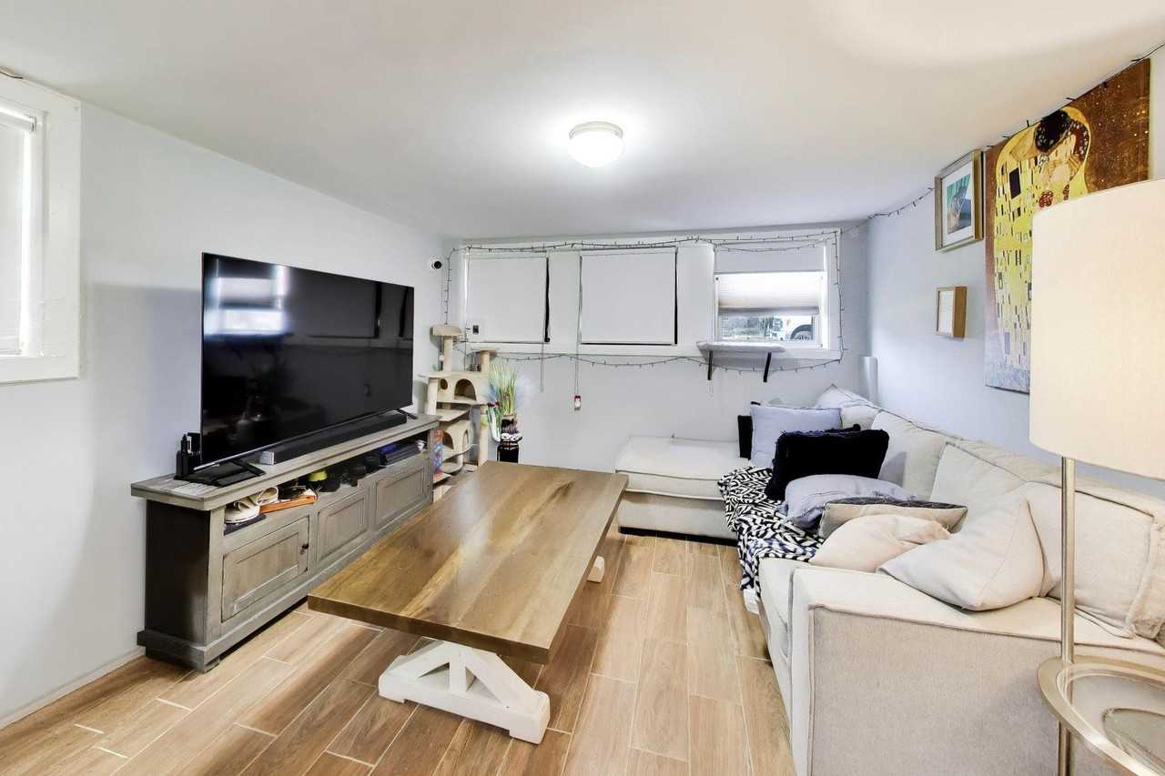 5057 W Dakin St Unit G - Photo 4 of 19