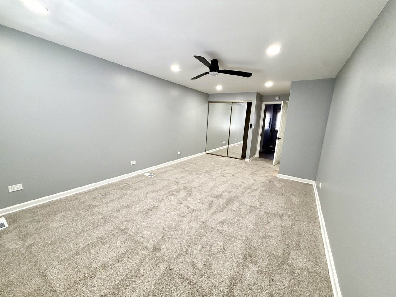 1310 Somerset Ln - Photo 7 of 24