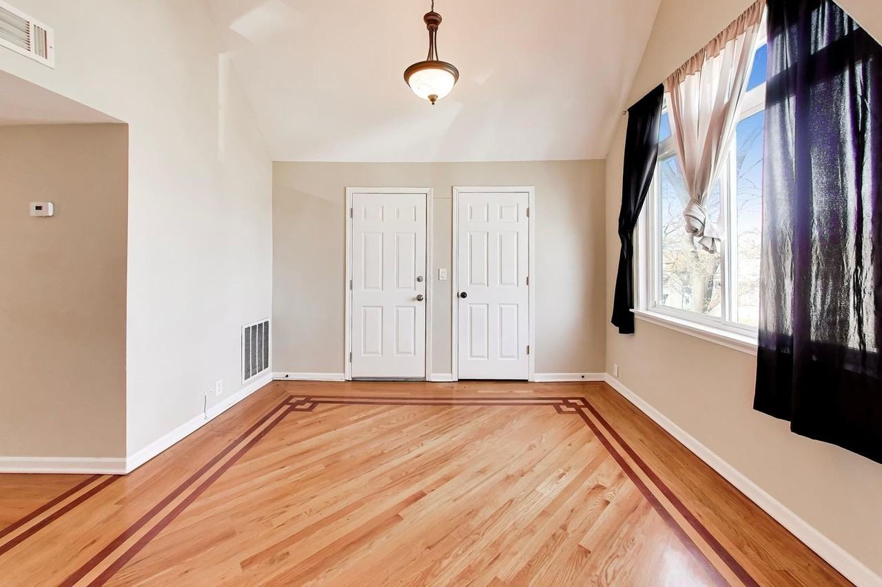 4614 N Springfield Ave #3 - Photo 4 of 17