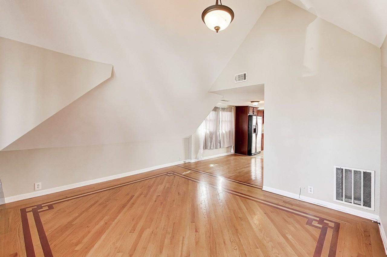 4614 N Springfield Ave #3 - Photo 5 of 17