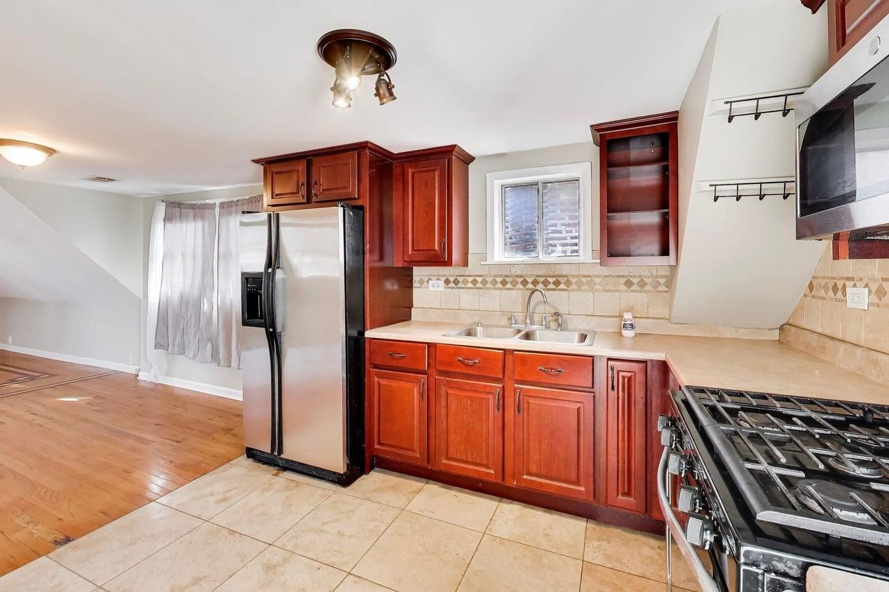 4614 N Springfield Ave #3 - Photo 7 of 17