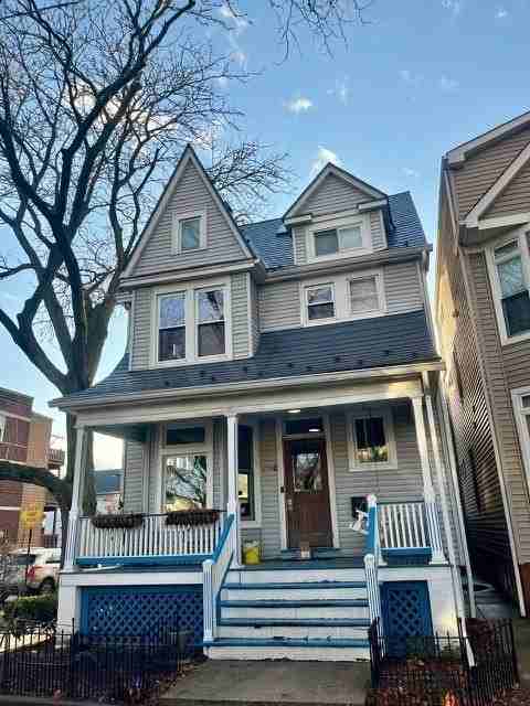 3700 N Hermitage Ave - Photo 2 of 50