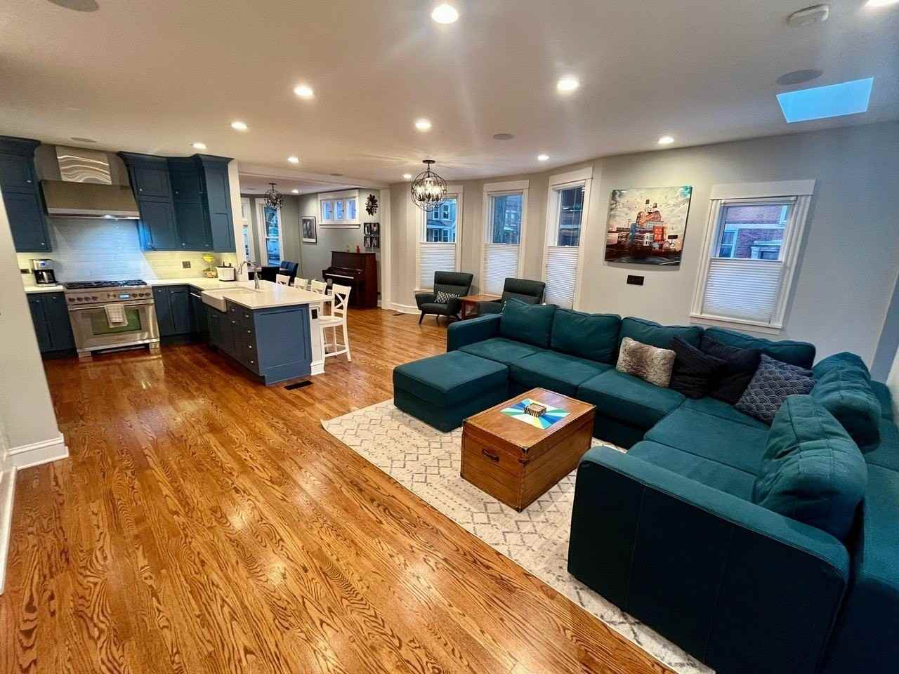 3700 N Hermitage Ave - Photo 3 of 50