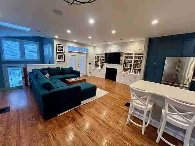 3700 N Hermitage Ave - Photo 4 of 50