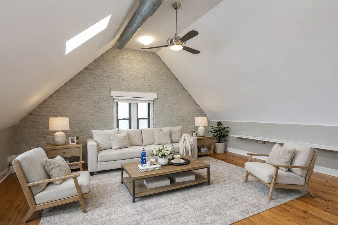 2308 N Southport Ave Apt 3 - Photo 4 of 14