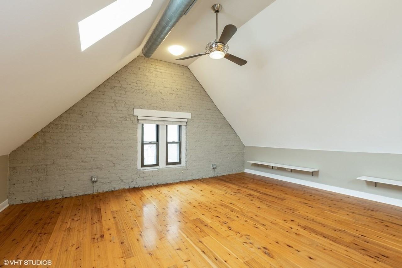 2308 N Southport Ave Apt 3 - Photo 5 of 14