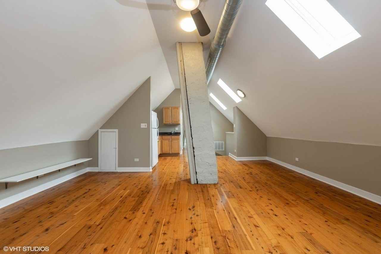 2308 N Southport Ave Apt 3 - Photo 7 of 14