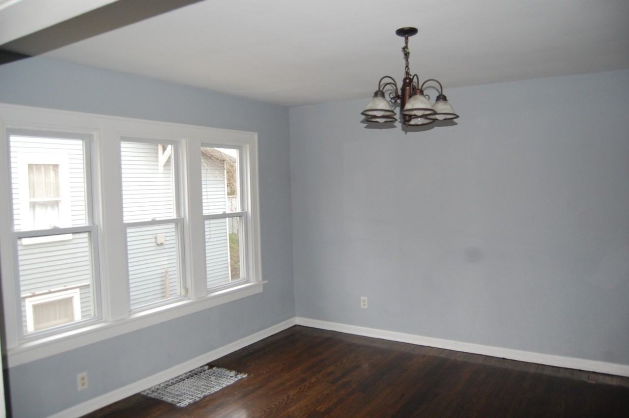 430 S Monterey Ave - Photo 5 of 19