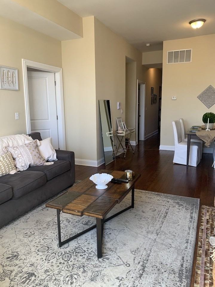 1740 W Huron St Apt 3f - Photo 4 of 18