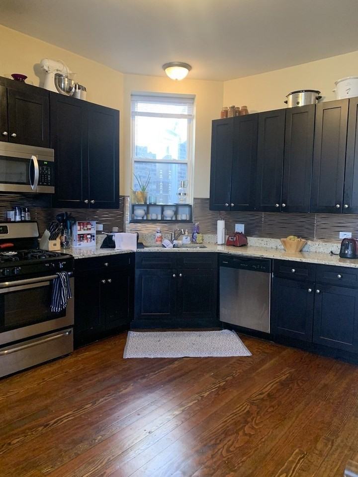 1740 W Huron St Apt 3f - Photo 7 of 18