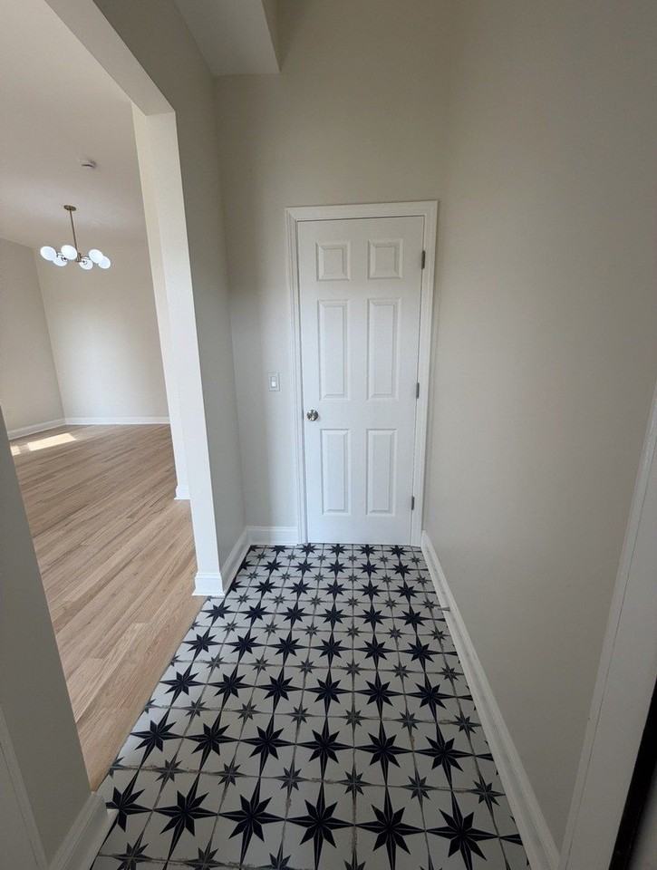 2638 W Adams St Unit 1 - Photo 2 of 14