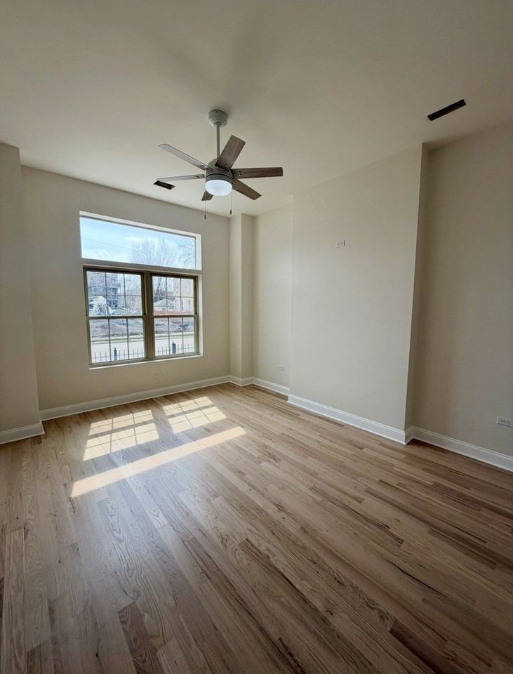 2638 W Adams St Unit 1 - Photo 3 of 14