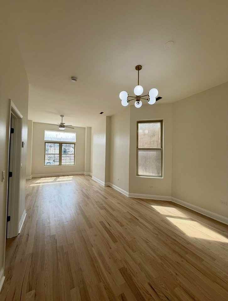 2638 W Adams St Unit 1 - Photo 4 of 14