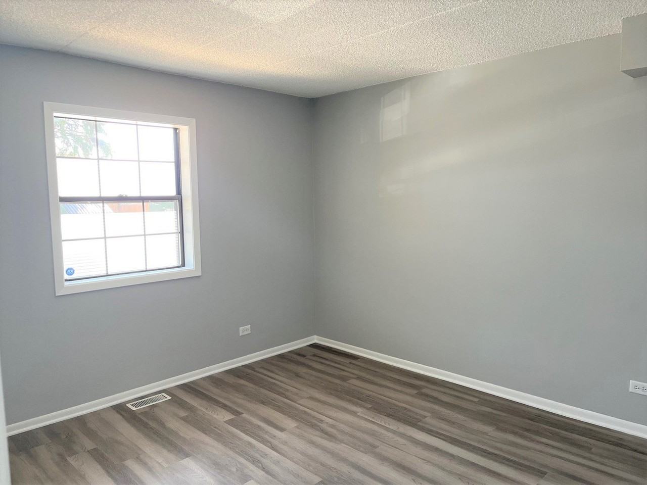 1504 W Jefferson Ave #D - Photo 6 of 11