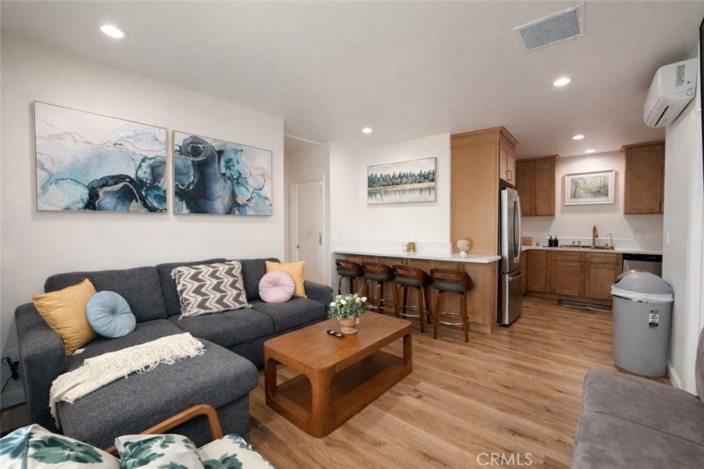 559 E Juanita Ave - Photo 3 of 13