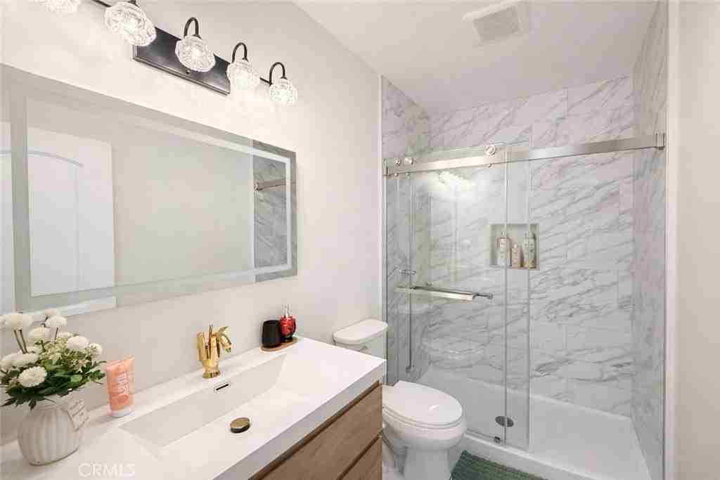 559 E Juanita Ave - Photo 7 of 13