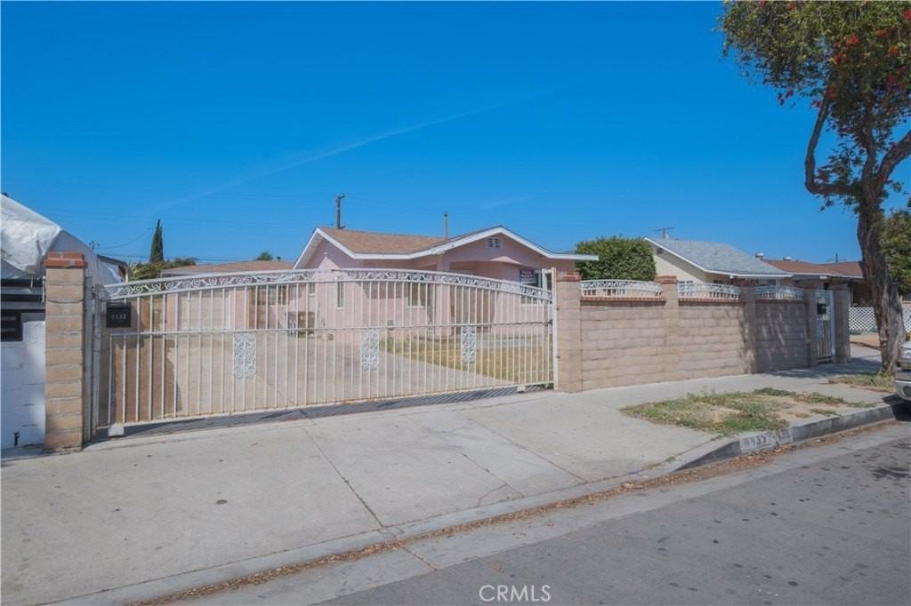 4435 Triggs St - Photo 4 of 26