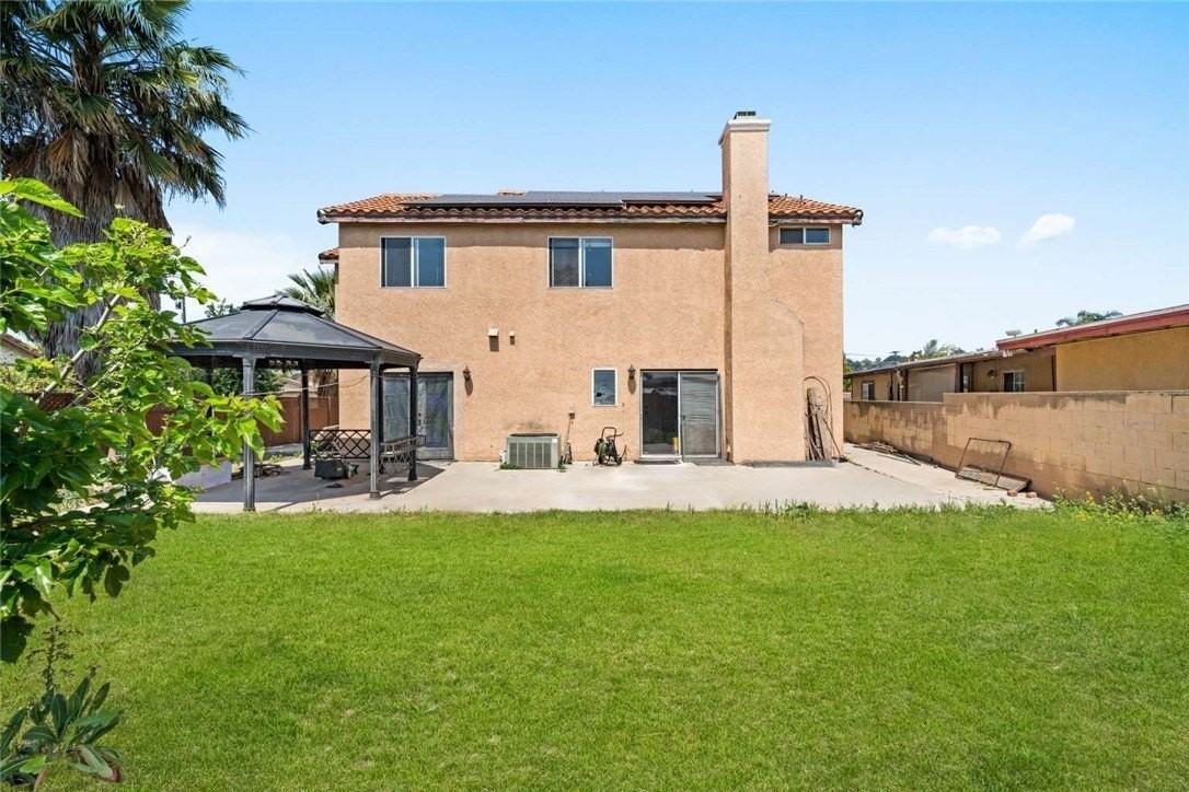 1010 W Wilson St - Photo 3 of 25