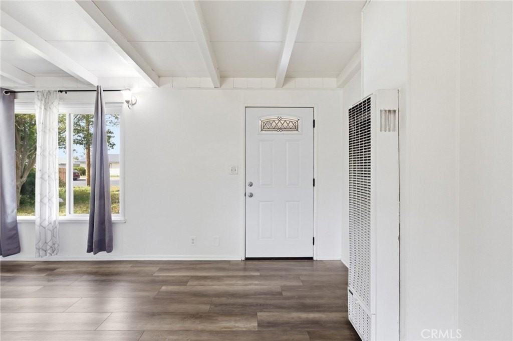 40861 Whittier Ave - Photo 3 of 38