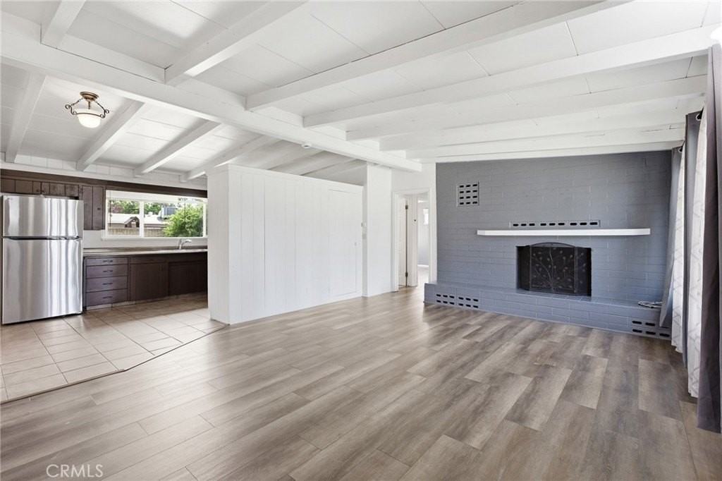 40861 Whittier Ave - Photo 4 of 38