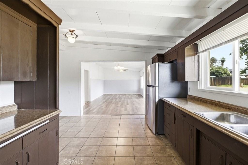 40861 Whittier Ave - Photo 7 of 38