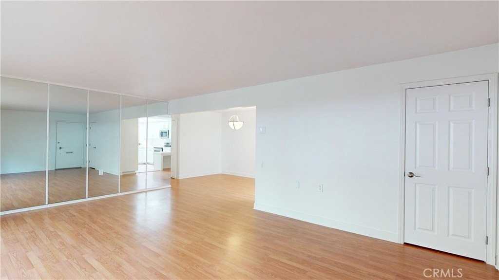 5357 Algarrobo #Q - Photo 4 of 18