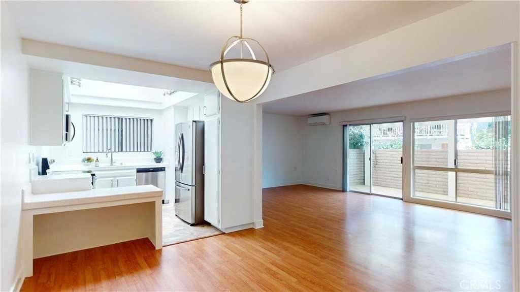 5357 Algarrobo #Q - Photo 5 of 18