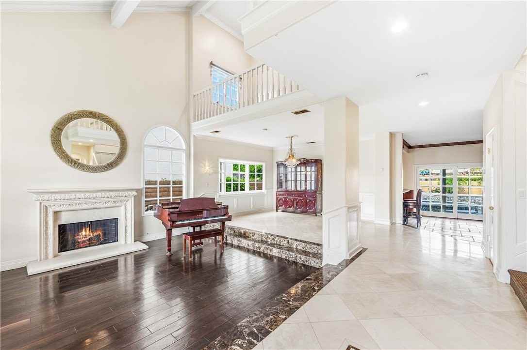 16561 Graham St - Photo 4 of 46