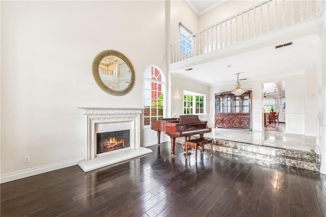 16561 Graham St - Photo 5 of 46