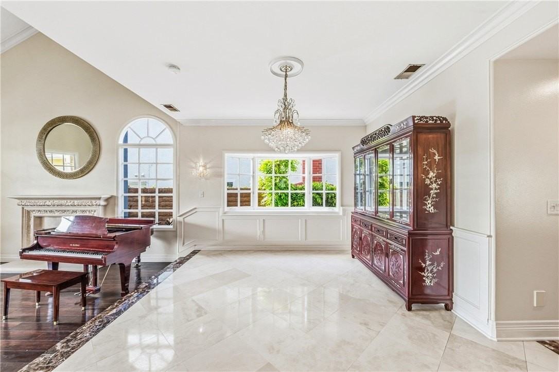 16561 Graham St - Photo 6 of 46