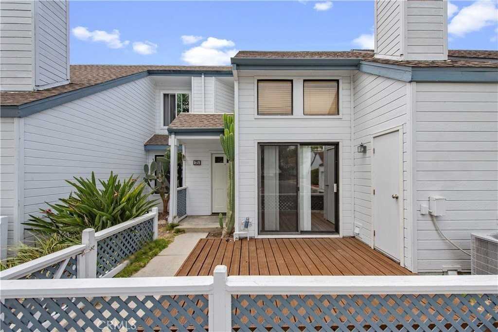 75 Briarglen - Photo 2 of 22