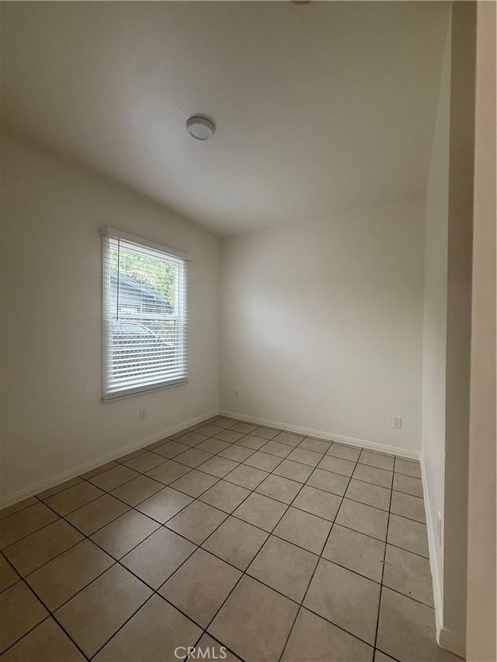 1131 Saint Louis Ave #9 - Photo 5 of 12