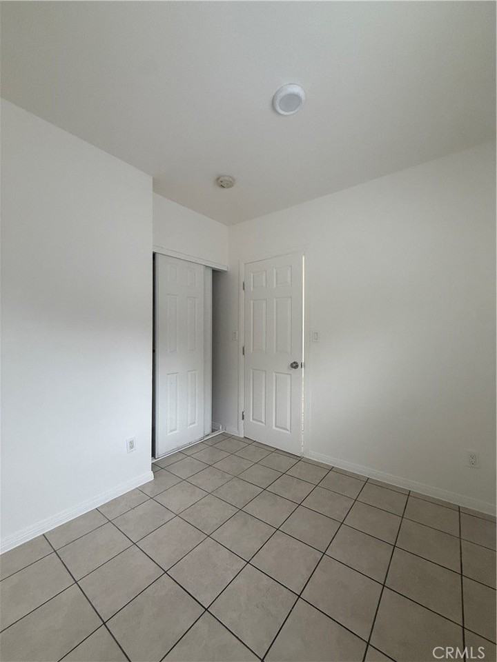 1131 Saint Louis Ave #9 - Photo 6 of 12