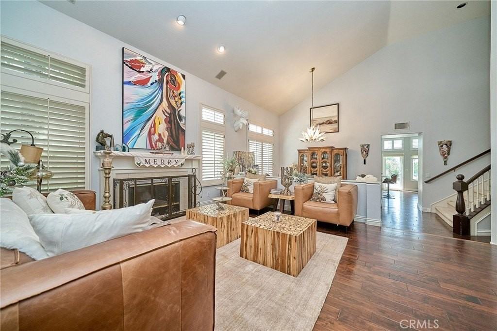 2620 Cypress Pt - Photo 2 of 39