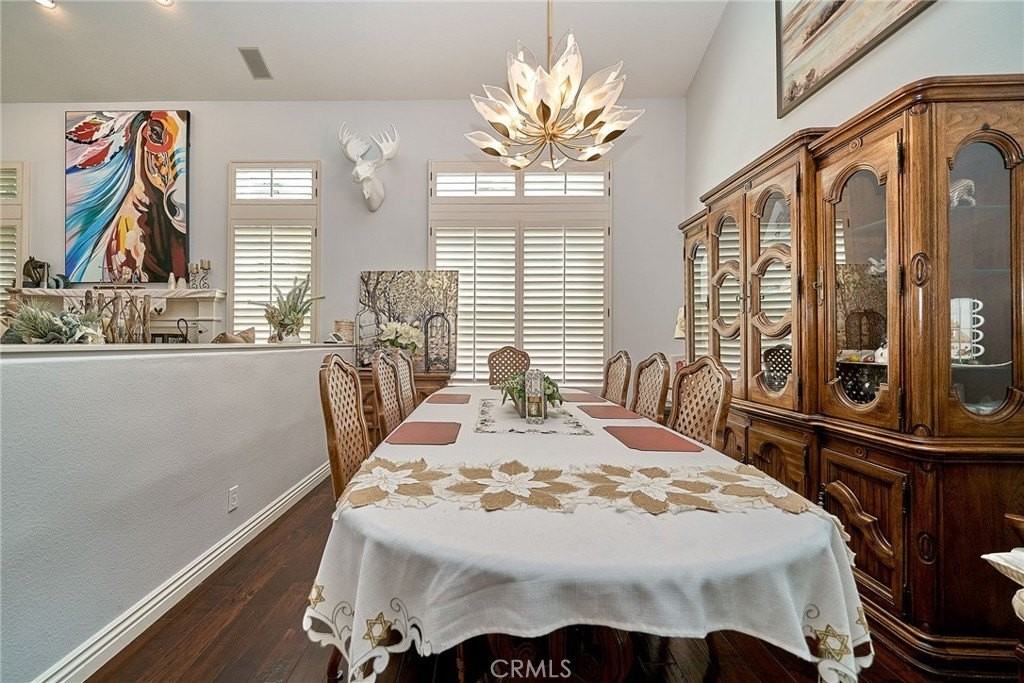 2620 Cypress Pt - Photo 4 of 39