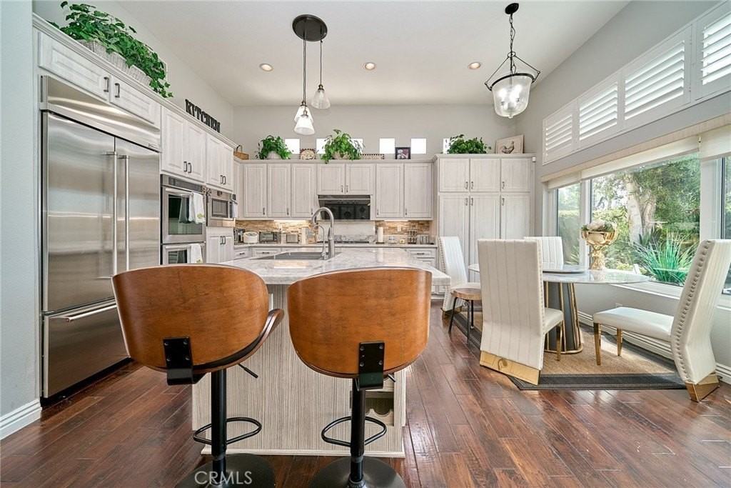 2620 Cypress Pt - Photo 7 of 39