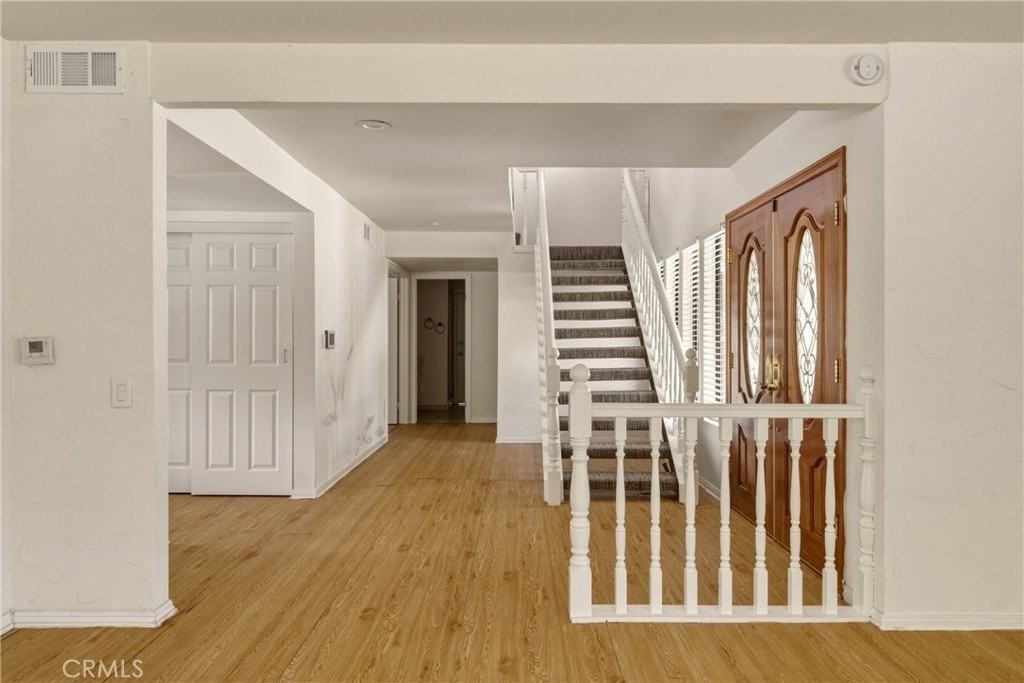 4310 Tamoshanter Ln - Photo 4 of 38