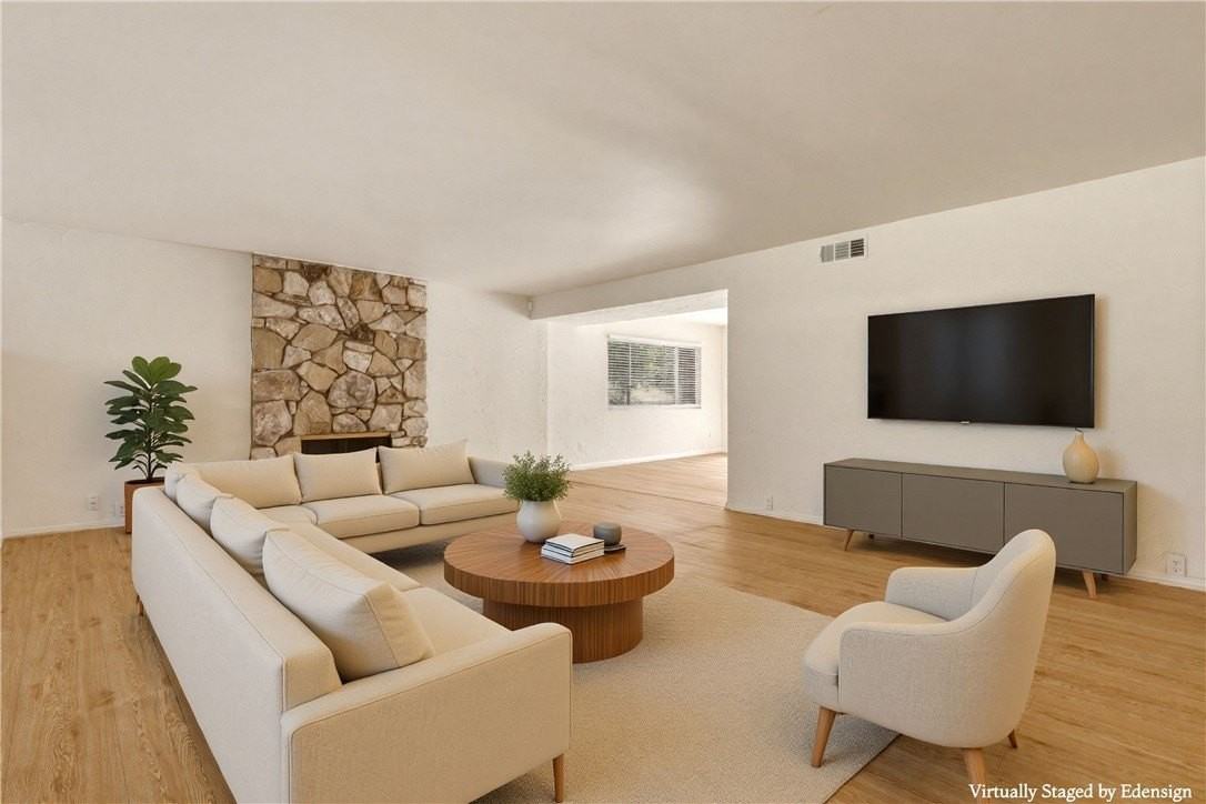 4310 Tamoshanter Ln - Photo 7 of 38